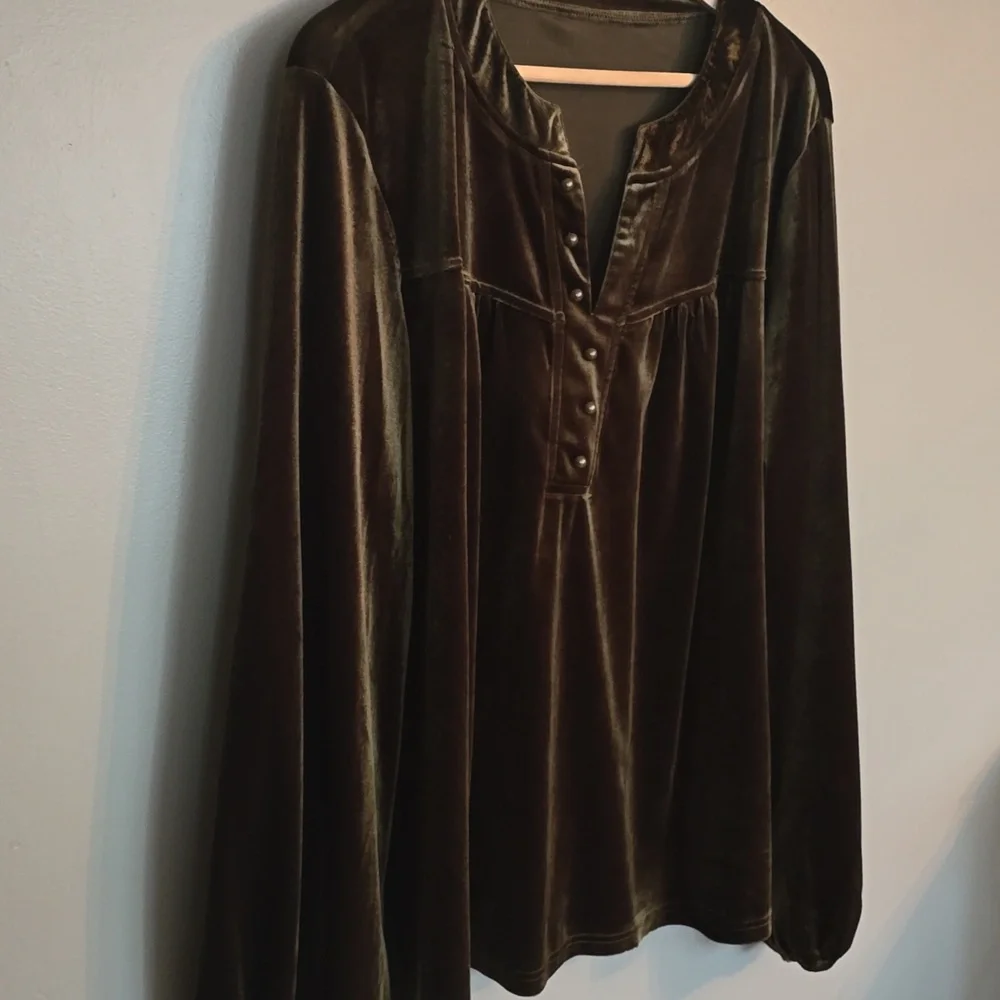 Velvet Balloon Sleeve Top - Picture 2 of 6